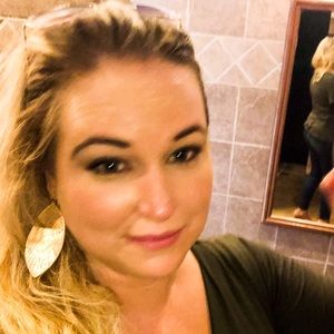 Meet your Posher, Kendra